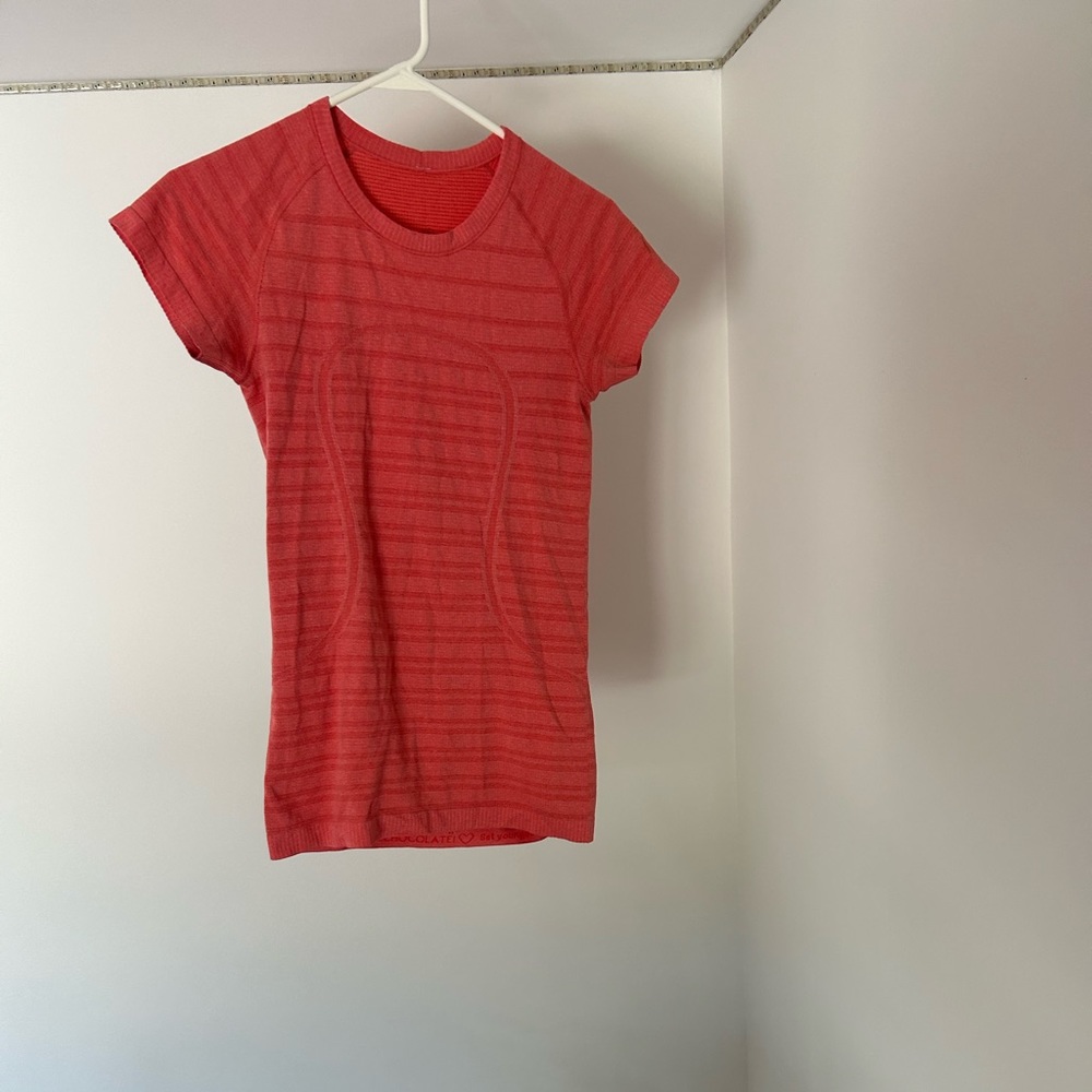 Flare Swiftly Tech Lululemon Shirt size 4